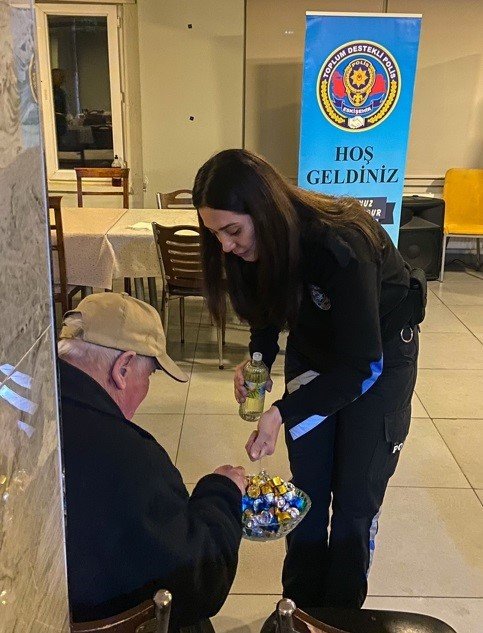 Polis Huzurevinde Kalan Vatandaşlarla İftarda Bir Araya Geldi