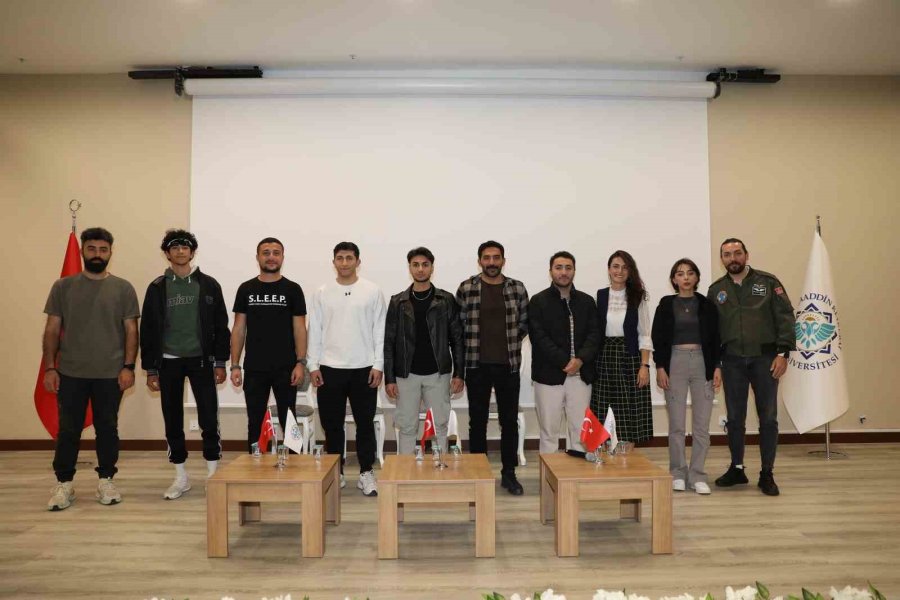 Yamaç Paraşütü Tutkunları Alkü’de Buluştu