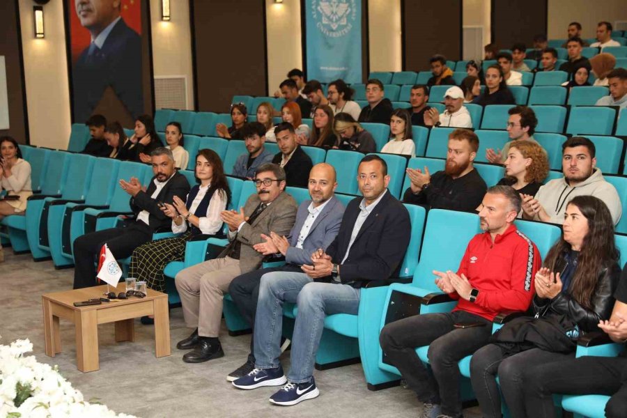 Yamaç Paraşütü Tutkunları Alkü’de Buluştu