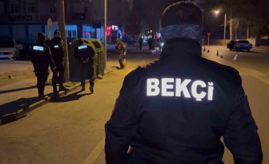 Aksaray’da Polisten Şok Denetim: Araçlar Didik Didik Arandı