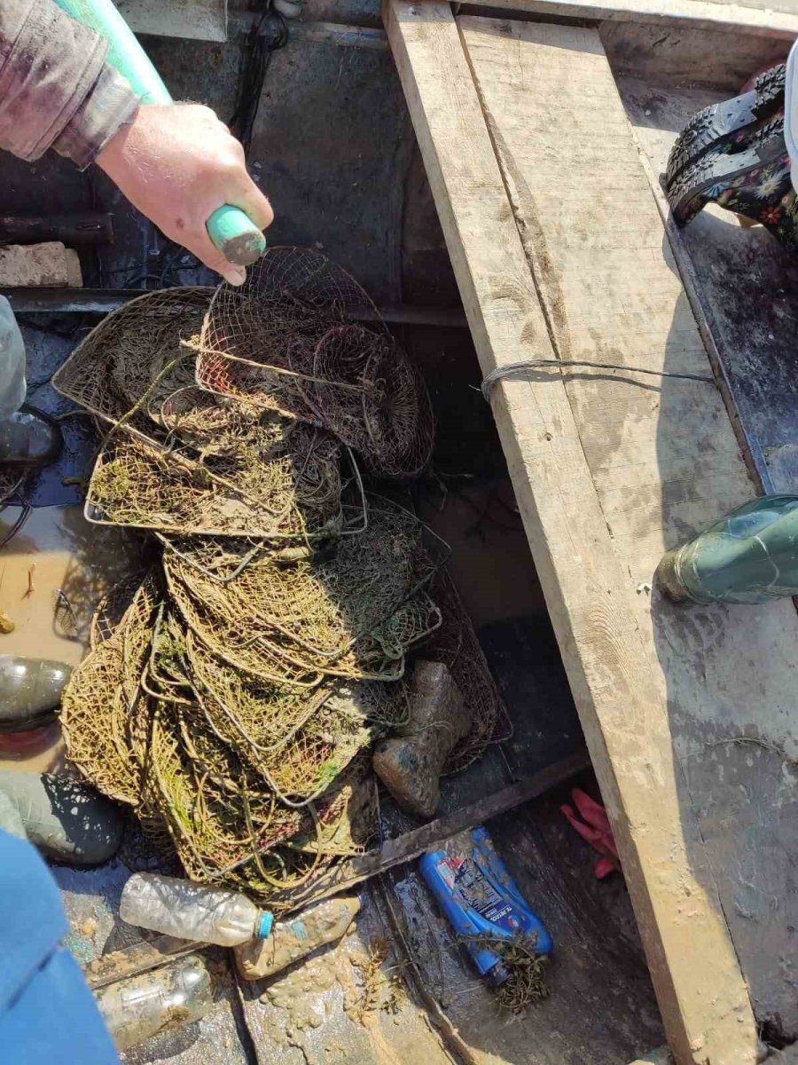 Av Yasağına Rağmen Göllere Serilen Balıkçı Ağları Ve Pinterler Toplanıyor