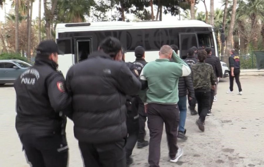 Mersin’de Dolandırıcılara Operasyon: 6 Şüpheli Yakalandı