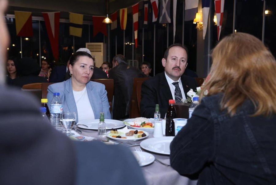 Vali Pehlivan, Şehit Aileleri Ve Gaziler Onuruna Düzenlenen İftar Programına Katıldı