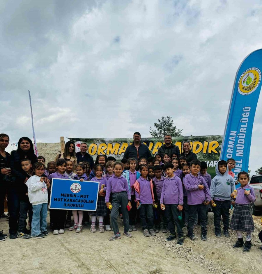 Mersin’de 2 Bin Fidan Toprakla Buluşturuldu