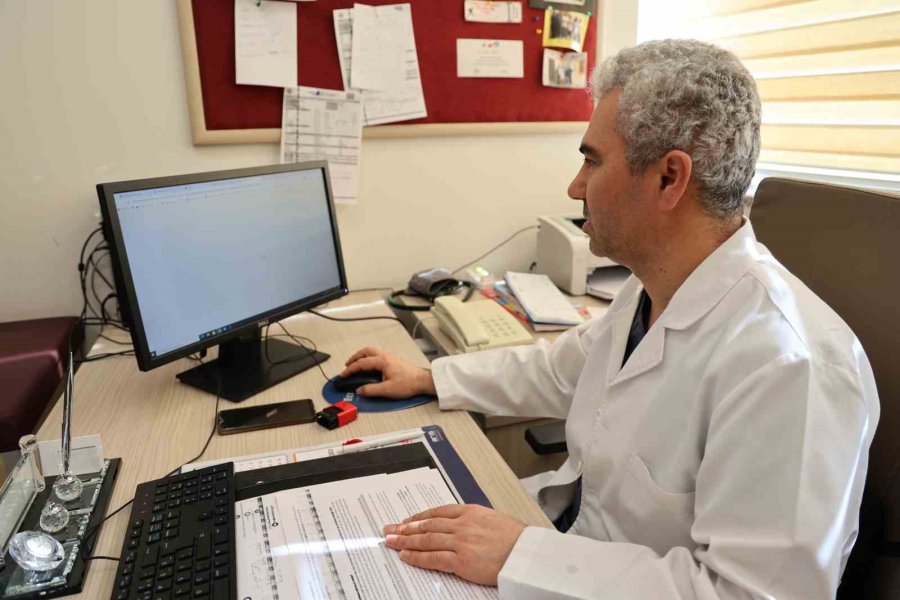 Uzmanlardan Kalp Hastalarına "iftarda Aşırı Yüklenmeyin" Uyarısı