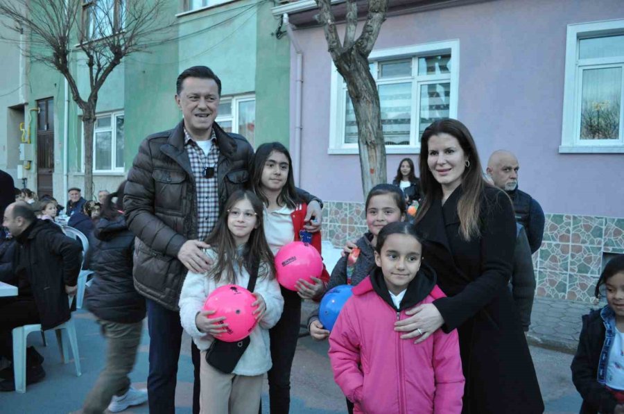 Sazova Mahallesi’nin Mevlid-i Şerif Programı Binlerce Kişinin Katılımıyla Gerçekleştirildi