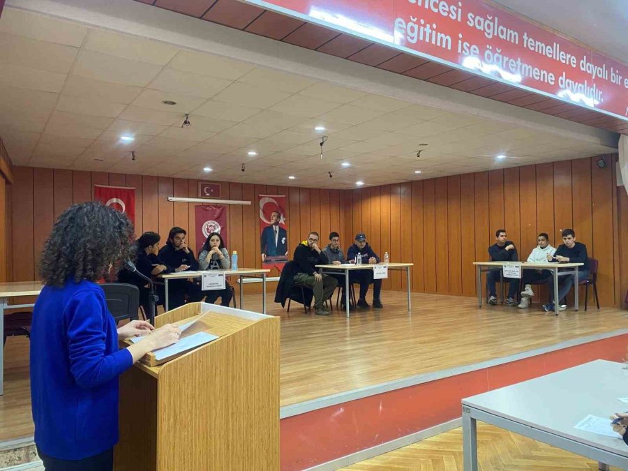 Liseler Arası 2’nci Milli Kültür Bilgi Yarışması’nın İlk Turu Yapıldı