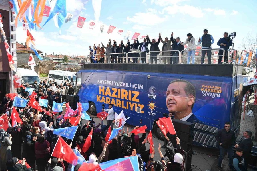 Sarıoğlan’da Coşkulu Kalabalık, Başkan Büyükkılıç’ı Bağrına Bastı