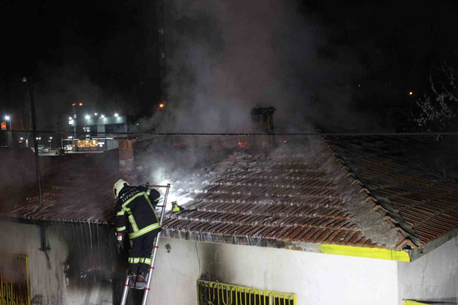 Kayseri’de Müstakil Evde Çıkan Yangın Korkuttu