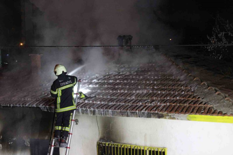 Kayseri’de Müstakil Evde Çıkan Yangın Korkuttu
