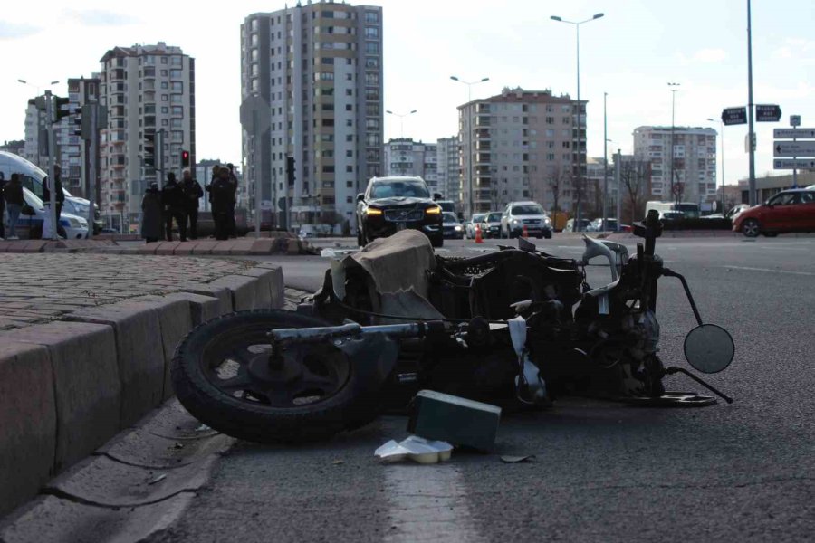 Kayserispor Başkanı Çamlı Kaza Yaptı