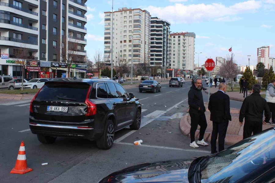 Kayserispor Başkanı Çamlı’nın Karıştığı Kazada Ağır Yaralanan Mobilet Sürücüsü Hayatını Kaybetti