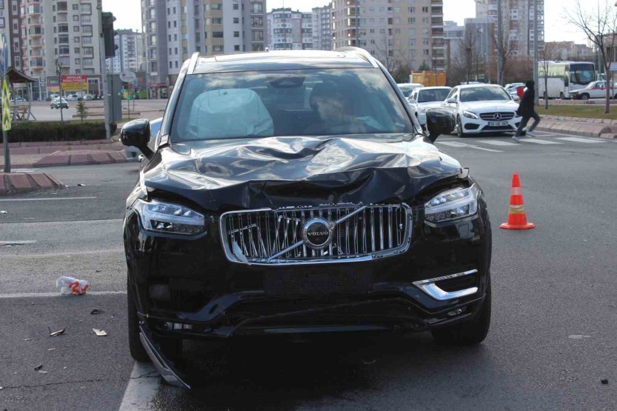 Kayserispor Başkanı Çamlı’nın Karıştığı Kazada Ağır Yaralanan Mobilet Sürücüsü Hayatını Kaybetti