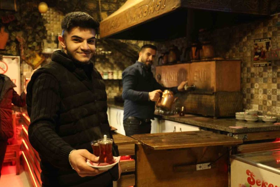 İftar İle Sahur Arası Vazgeçilmez Lezzet: ’közde Çay’