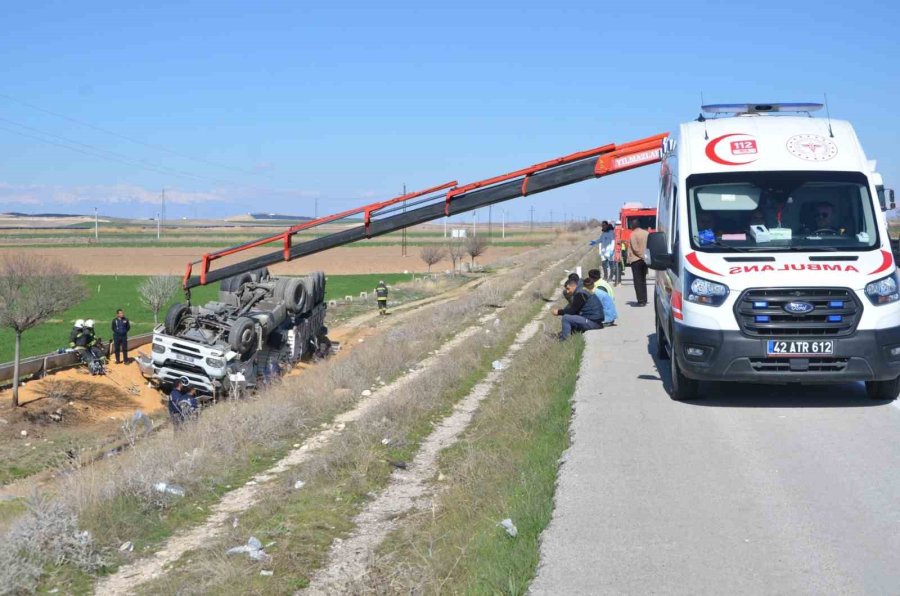 Konya’da Tır Şarampole Devrildi: 1 Ölü