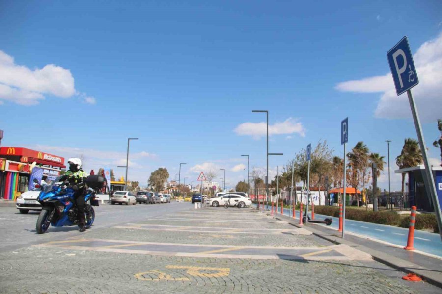 Şahin Timleri Engelli Park Yerini İşgal Eden Sürücülere Acımıyor