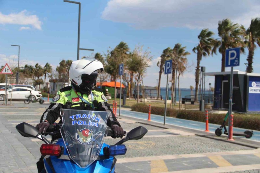 Şahin Timleri Engelli Park Yerini İşgal Eden Sürücülere Acımıyor