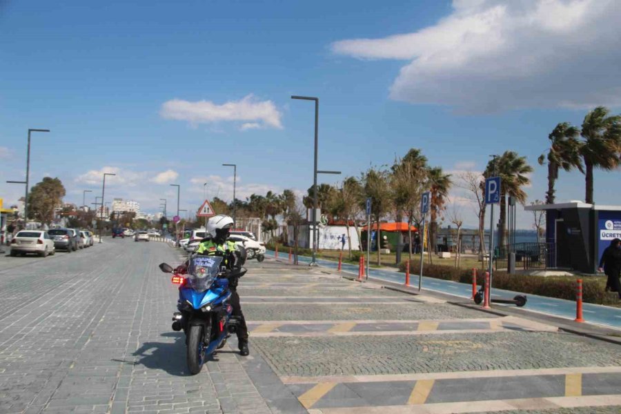 Şahin Timleri Engelli Park Yerini İşgal Eden Sürücülere Acımıyor