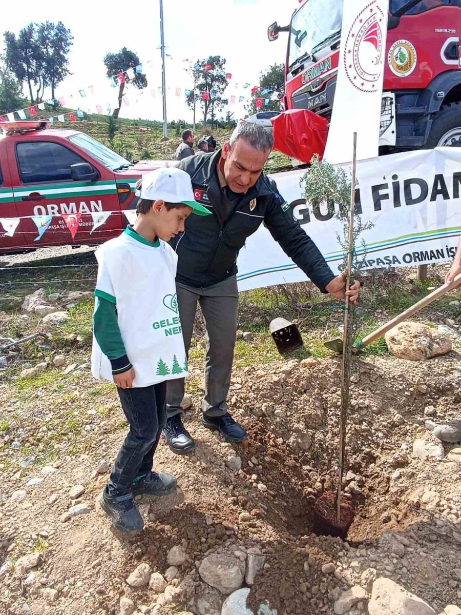 Minikler ’orman Haftası’nı Ağaç Dikerek Kutladı