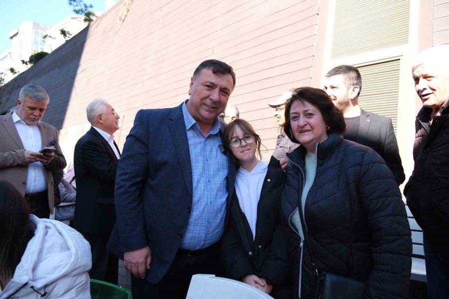 Özkan Alp Hamamyolu Caddesi’nde Vatandaşlarla Buluştu