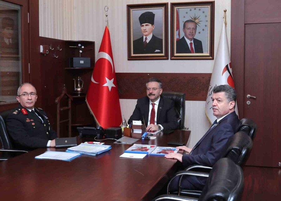 Vali Hüseyin Aksoy, Seçim Güvenliği Toplantısı’na Katıldı