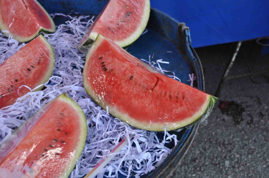 Karpuz Pazar Tezgahlarında Yerini Almaya Başladı