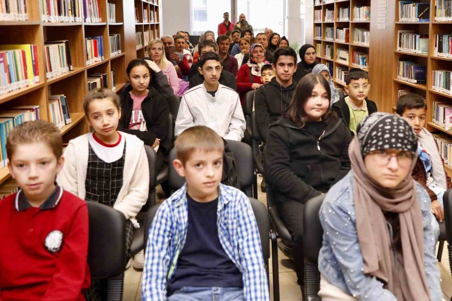 Başkan Yücel, En Çok Kitap Okuyan Öğrencileri Ödüllendirdi