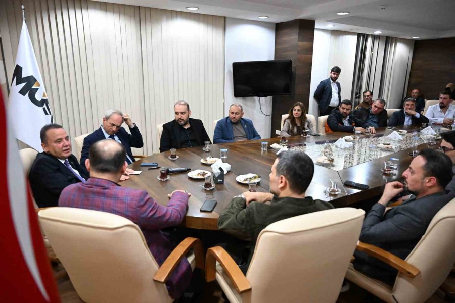 Başkan Böcek: "iş Adamlarımızla İşbirliği İçinde Çalışacağız"