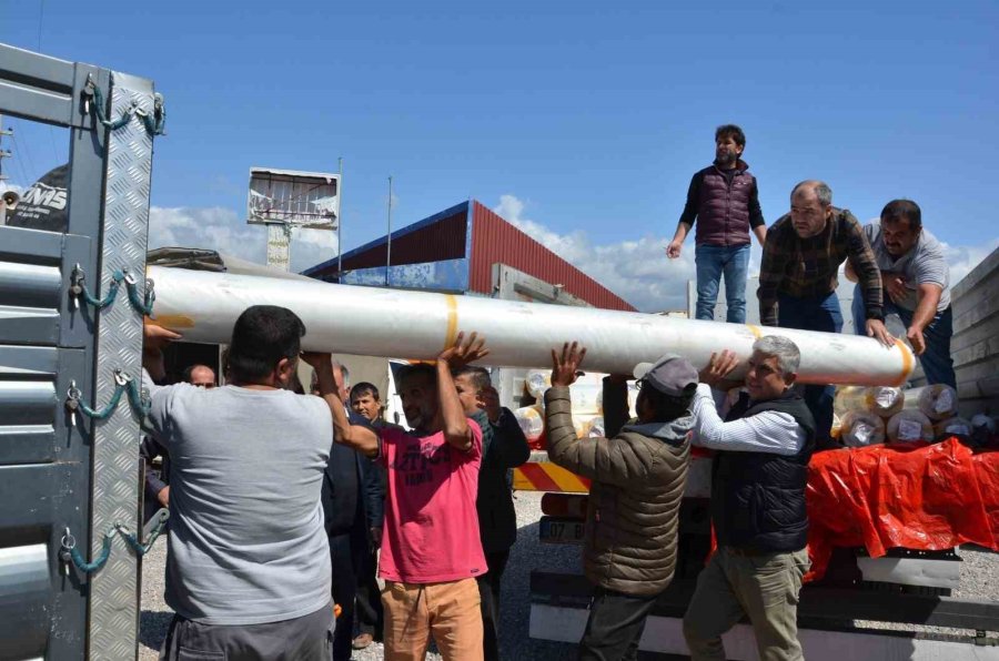 Alanya’da Afetzede 51 Üreticiye Sera Naylonu Desteği