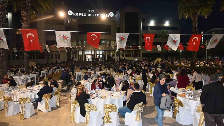 Tütüncü’den Kepez Belediyesi Çalışanlarına Veda