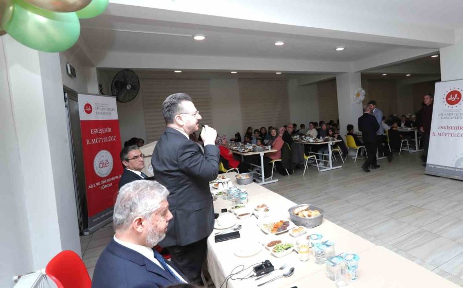 Vali Hüseyin Aksoy, Aile Ve Sosyal Hizmetler İl Müdürlüğü Çocuk Evleri Koordinasyon Merkezi Öğrencileri İle Bir Araya Geldi