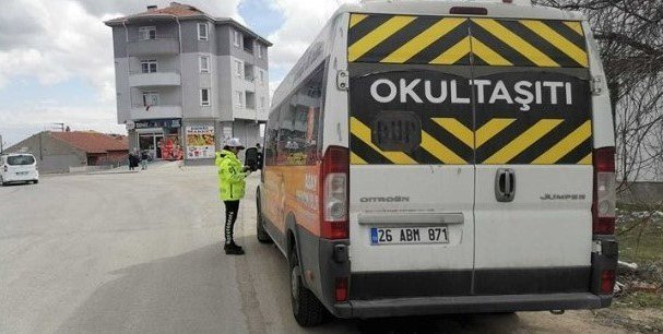 Eskişehir’de Polis Ve Jandarma 117 Okul Servisi Ve Şoförünü Denetledi