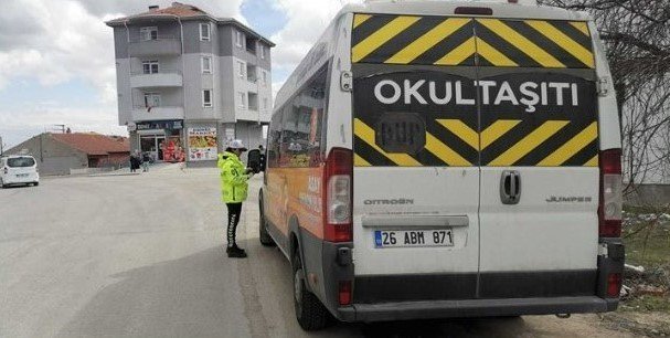 Eskişehir’de Polis Ve Jandarma 117 Okul Servisi Ve Şoförünü Denetledi