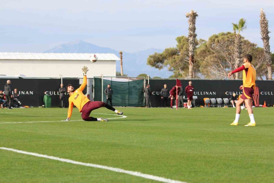 Galatasaray, Antalya’da Hatayspor Maçı Hazırlıklarına Sürdürdü