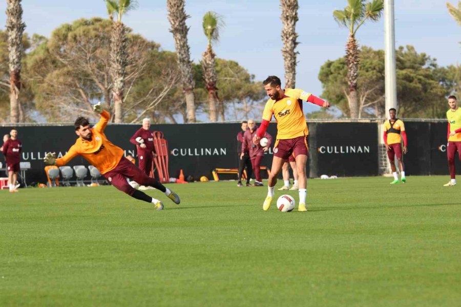 Galatasaray, Antalya’da Hatayspor Maçı Hazırlıklarına Sürdürdü