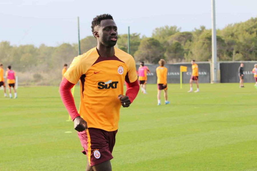 Galatasaray, Antalya’da Hatayspor Maçı Hazırlıklarına Sürdürdü
