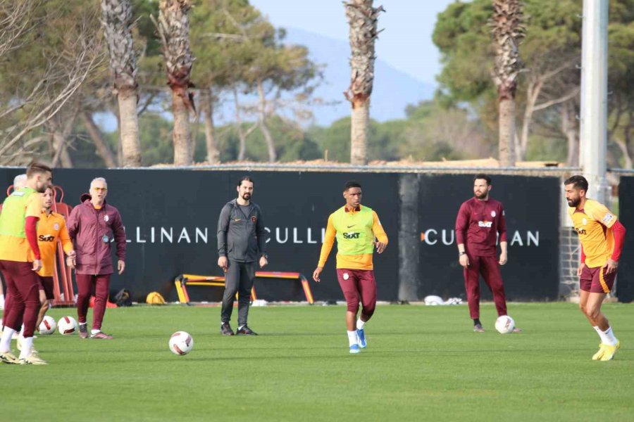 Galatasaray, Antalya’da Hatayspor Maçı Hazırlıklarına Sürdürdü