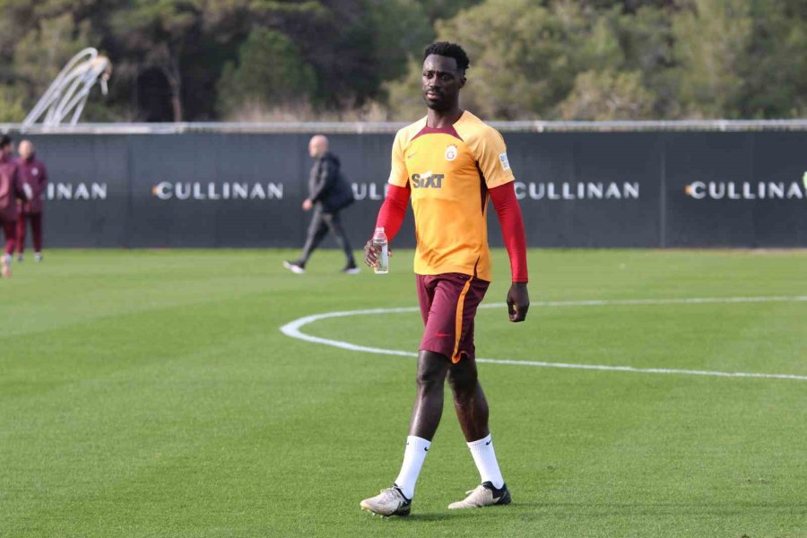 Galatasaray, Antalya’da Hatayspor Maçı Hazırlıklarına Sürdürdü