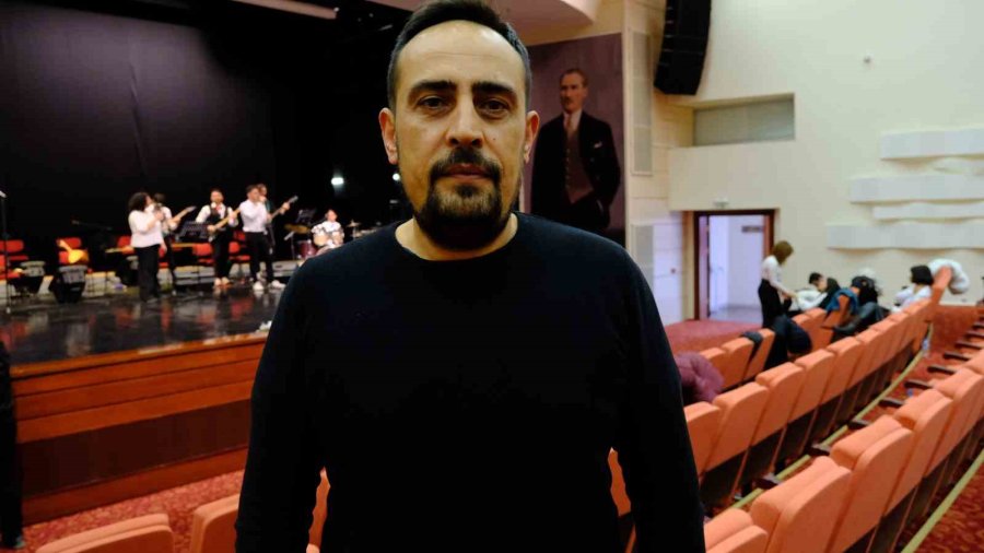 Tıp Öğrencilerinden Müzik Korosu