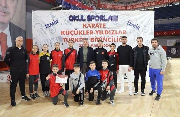Kayserili Karateciler, İzmir’den 4 Madalya İle Döndü