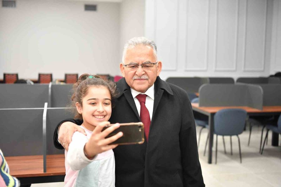 Başkan Büyükkılıç; Kütüphaneler Haftasında Gençlere Bir Kütüphane Daha Hediye Etti