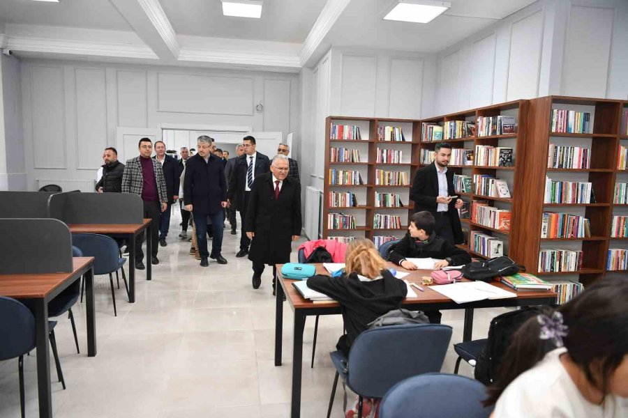 Başkan Büyükkılıç; Kütüphaneler Haftasında Gençlere Bir Kütüphane Daha Hediye Etti
