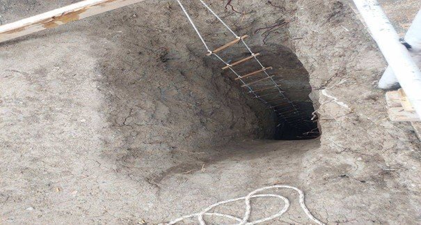 Evinin Bahçesinde Kaçak Kazı Yapan 2 Şahsa Jandarma Operasyonu