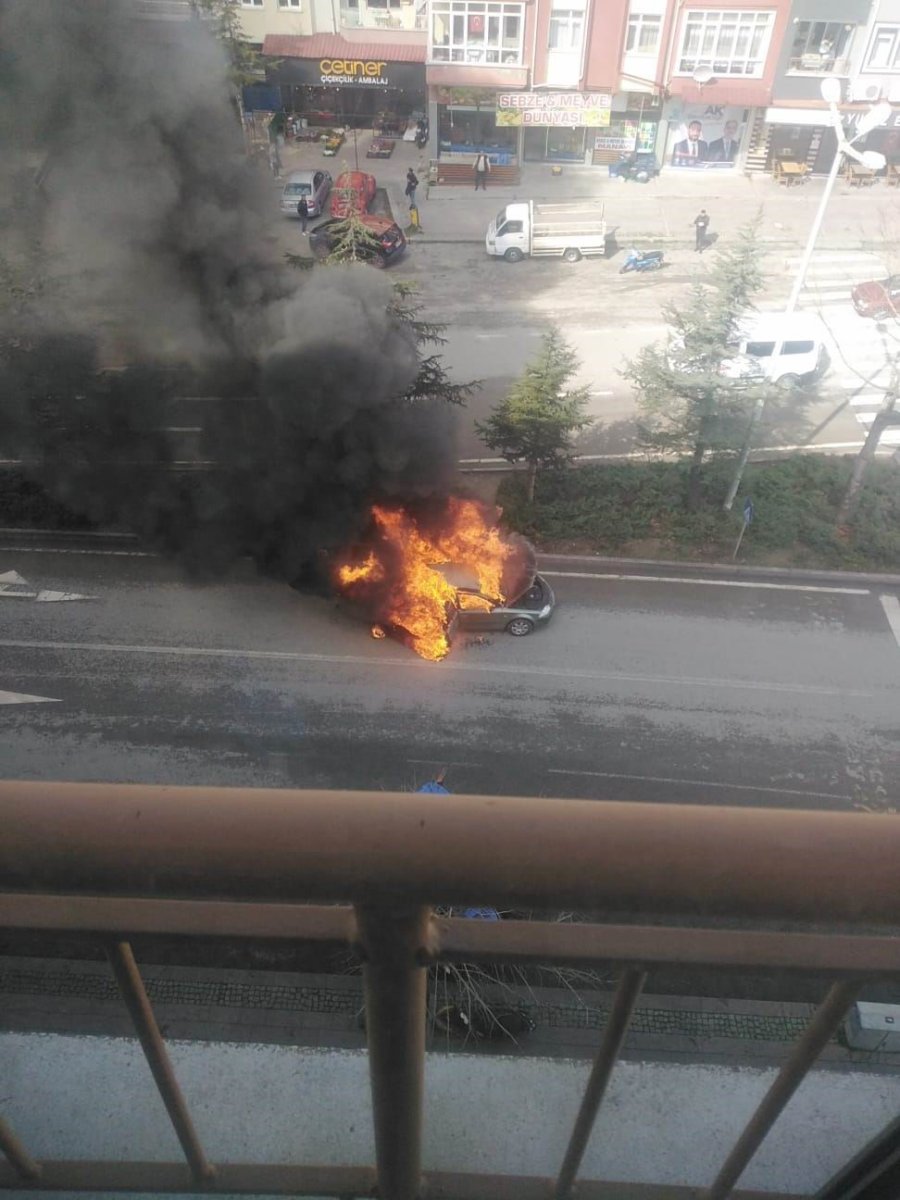 Seyir Halindeki Lpg’li Otomobil Alev Topuna Döndü