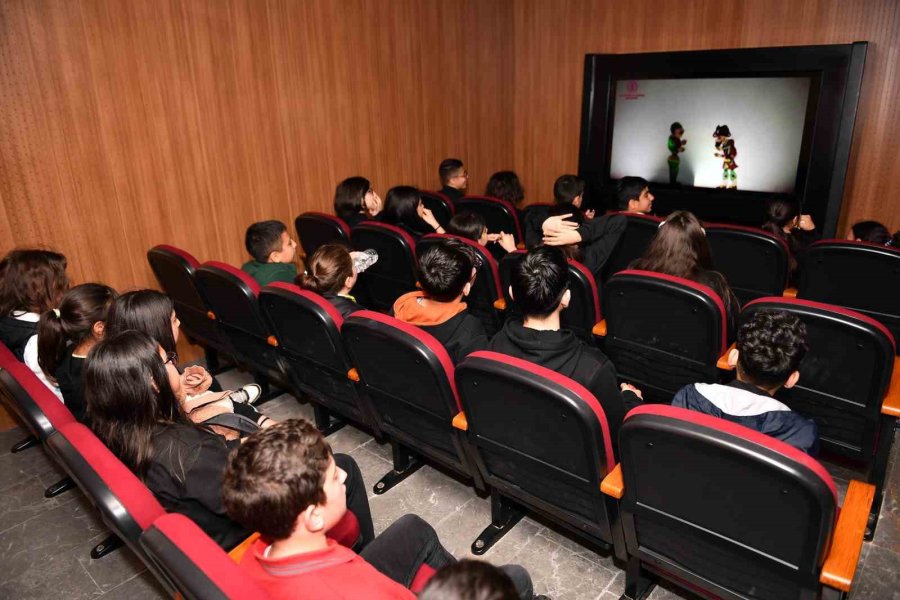 Öğrenciler, ’minikbüs’ Projesiyle Kenti Geziyor