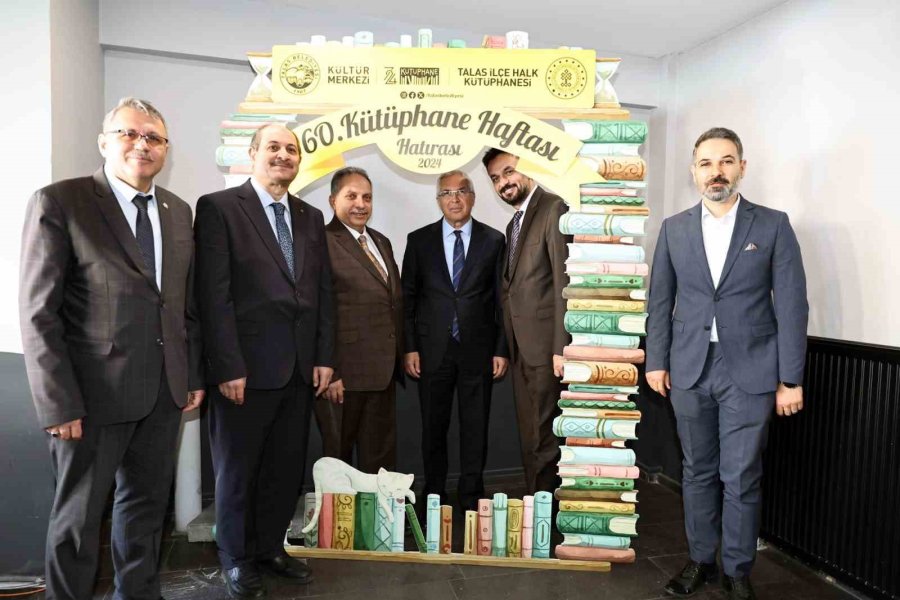 Talas’ta Kitap Kurtları Ödüllendirildi