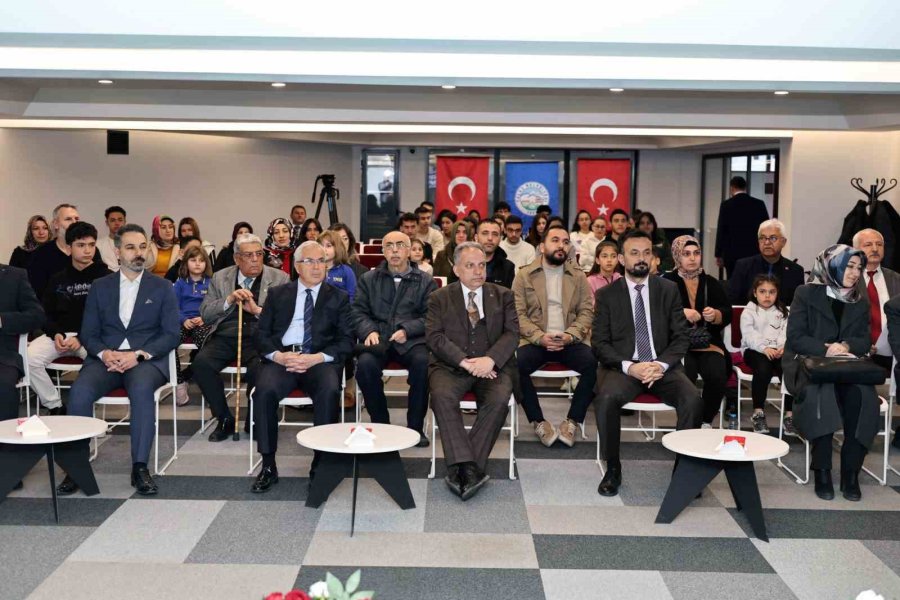 Talas’ta Kitap Kurtları Ödüllendirildi