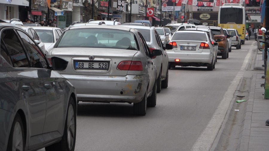 Aksaray’da İftara Dakikalar Kala Tatlı Telaş