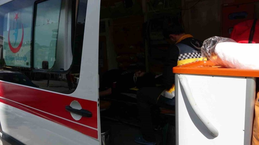 Yaya Geçidinde Otomobilin Çarptığı Bisikletli Çocuk Yaralandı