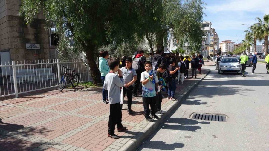 Yaya Geçidinde Otomobilin Çarptığı Bisikletli Çocuk Yaralandı